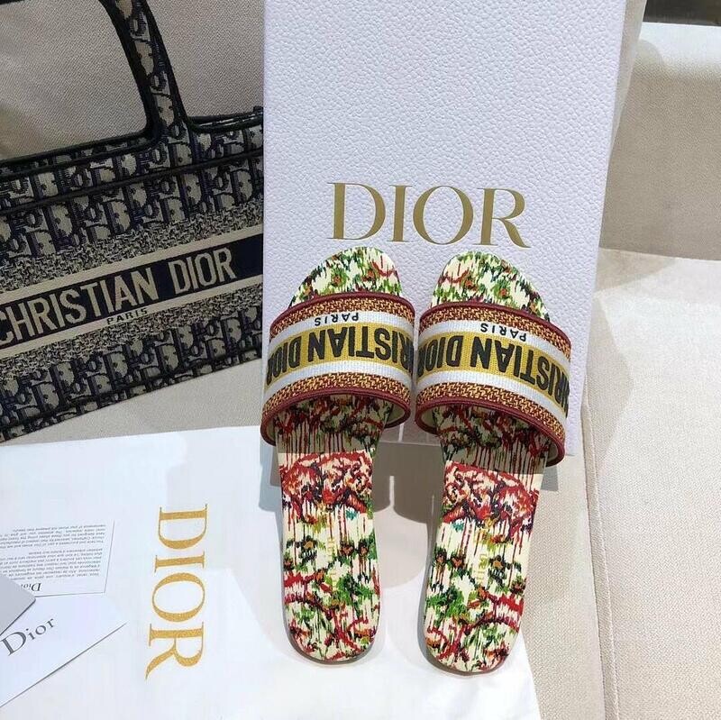 Luxury Designer Shoes/ Slippers Vendor