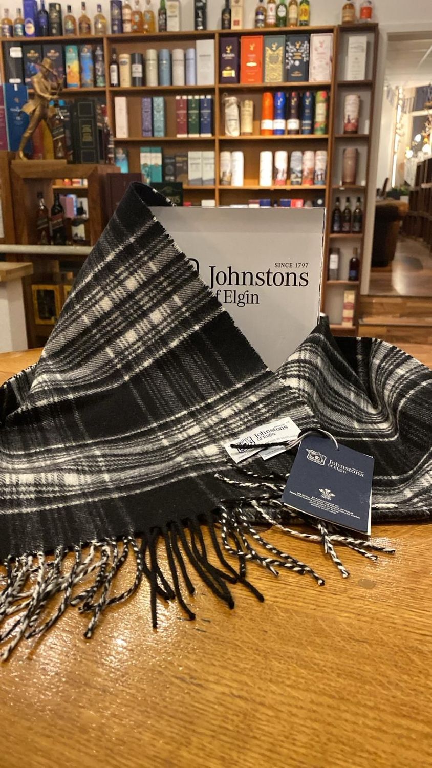 Schal Johnston of Elgin-  Black & White Stewart Tartan