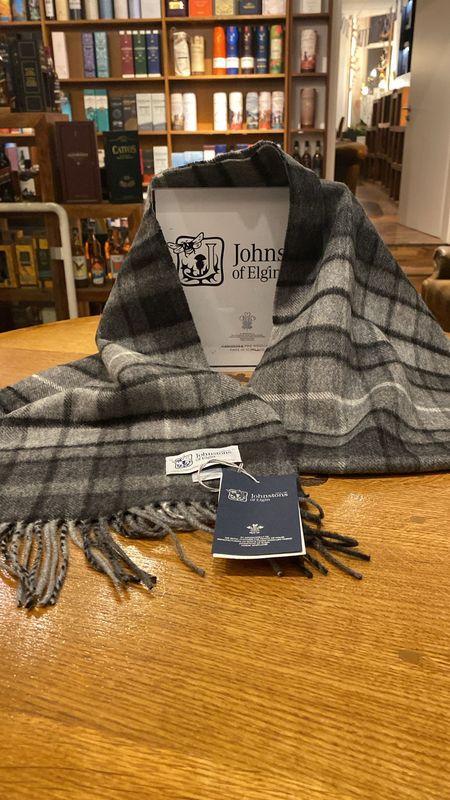 Schal Johnston of Elgin- Grey Buchanan Tartan