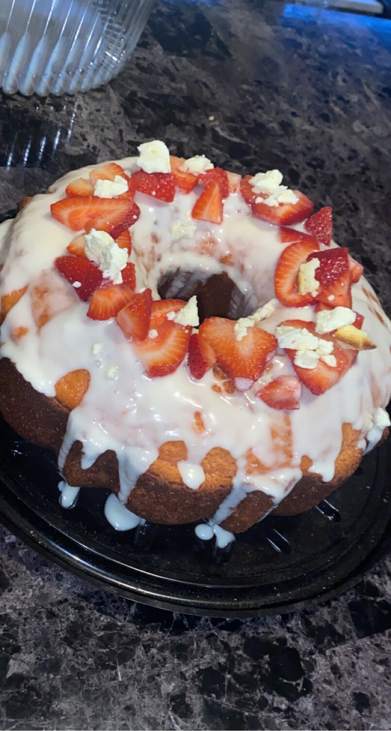 Strawberry Pound Cake 