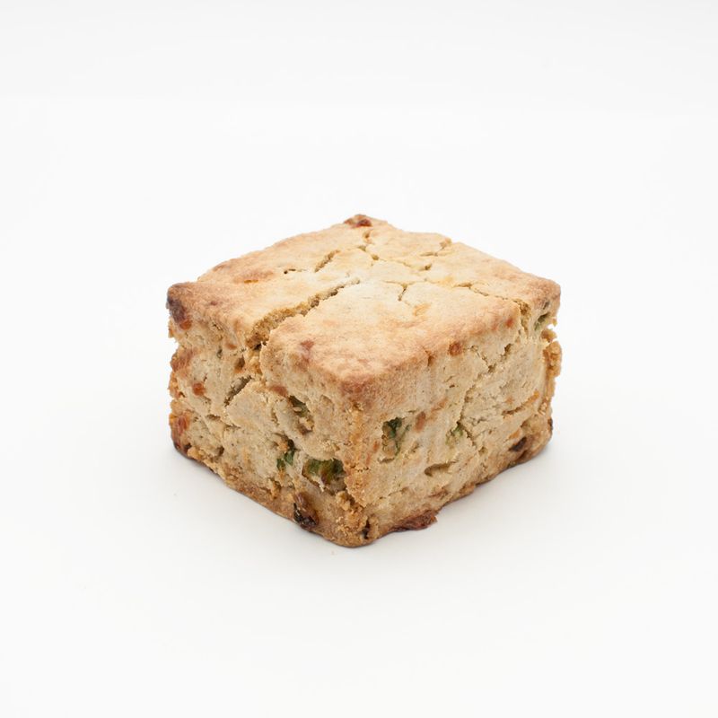 Cheddar&amp;green Onion Scone