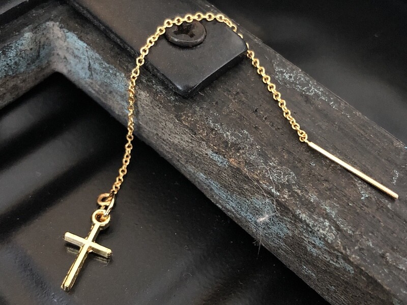 Thread cross earring (single)