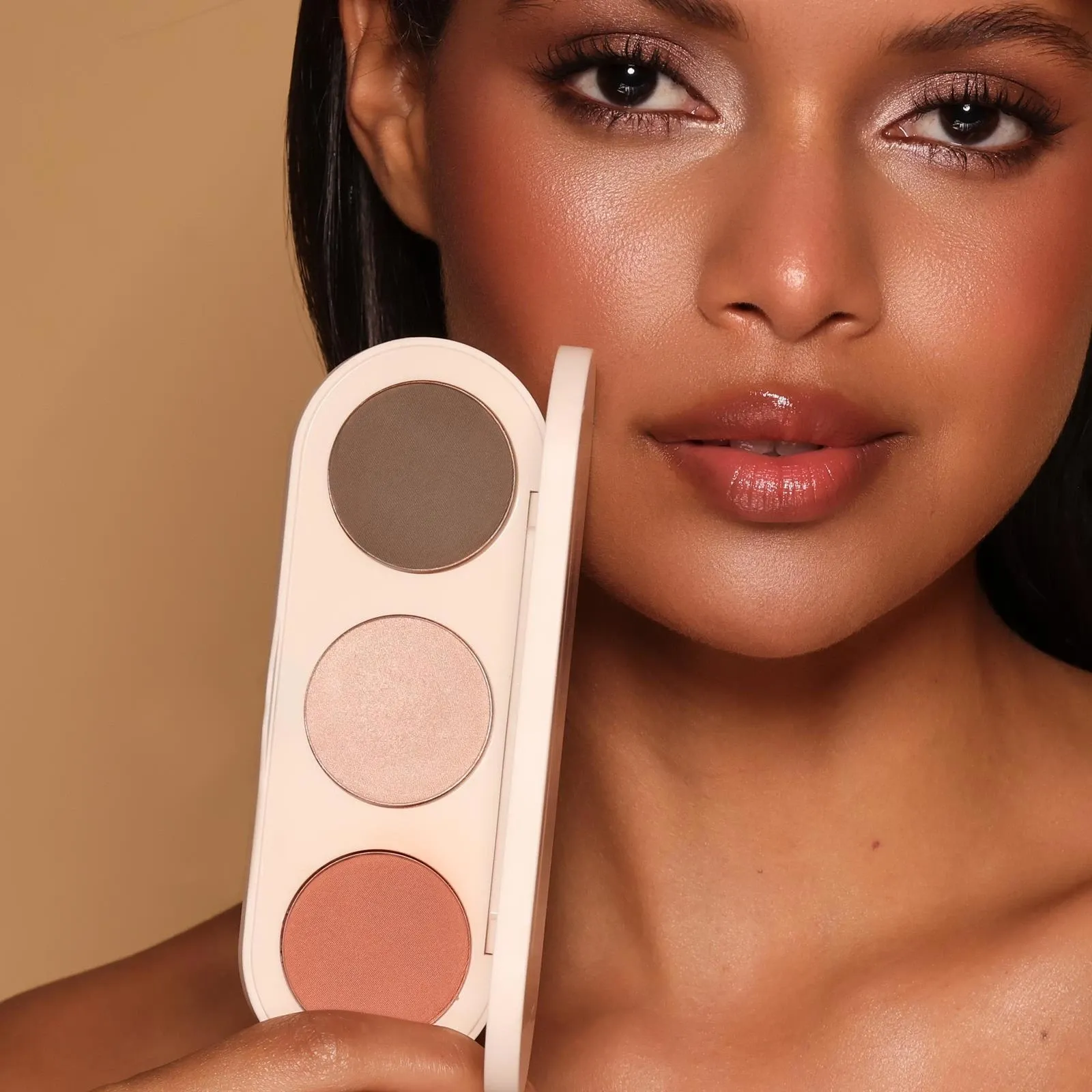 Farmasi - All in One Palette - Medium to Deep 12.75 gr