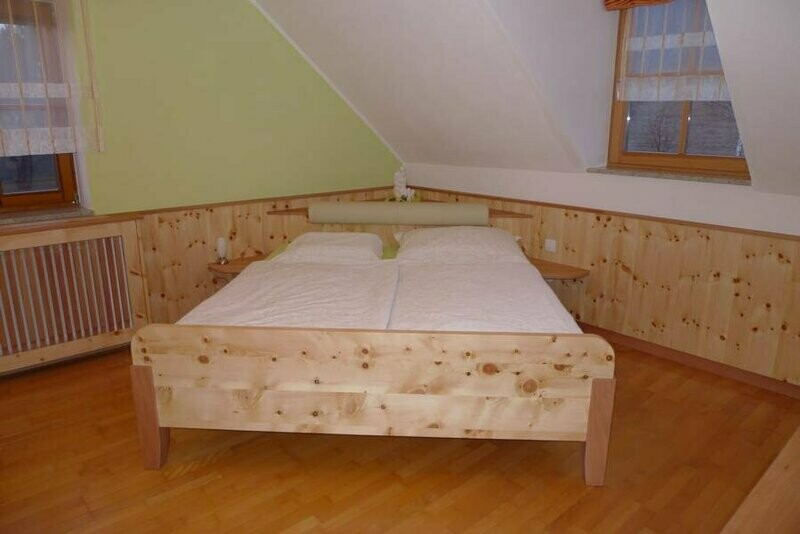 Zirbenholz Eckbett