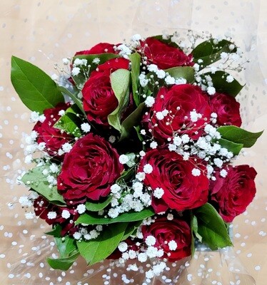 12 Valentines Roses