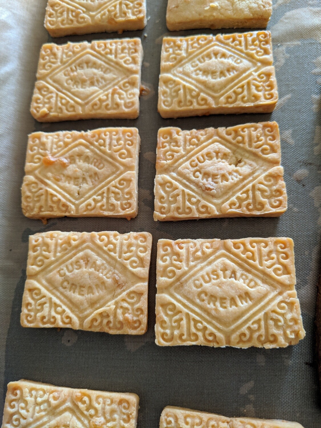 Custard Creams - 12 pk