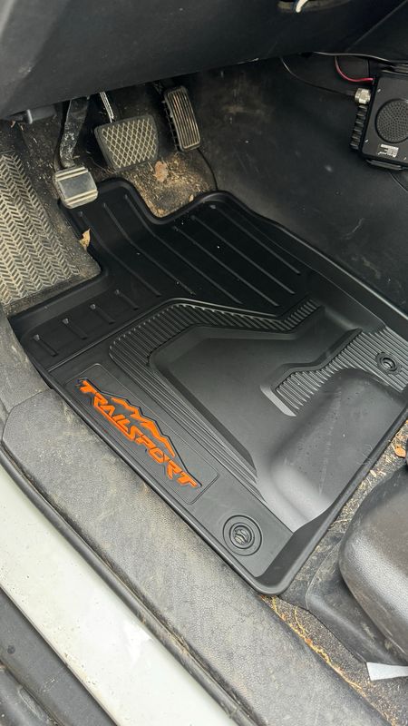 Bow Fields Rubber Floor Mats For Suzuki Ignis 2017+ – Orange Trim – Made In Germany