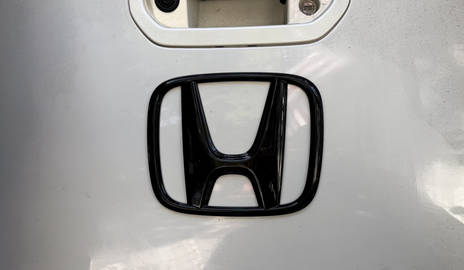 HONDA OEM BLACKOUT REAR TAILGATE H &amp; RIDGELINE EMBLEM GLOSS BLACK KIT (AWD SPORT TRAILSPORT Optional)