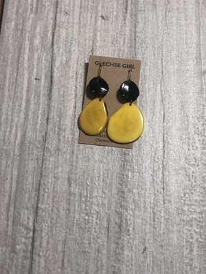 Black and yellow dangles