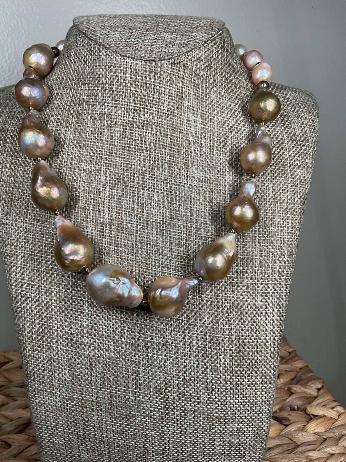 Baroque Pearl Choker - Natural Champagne Color