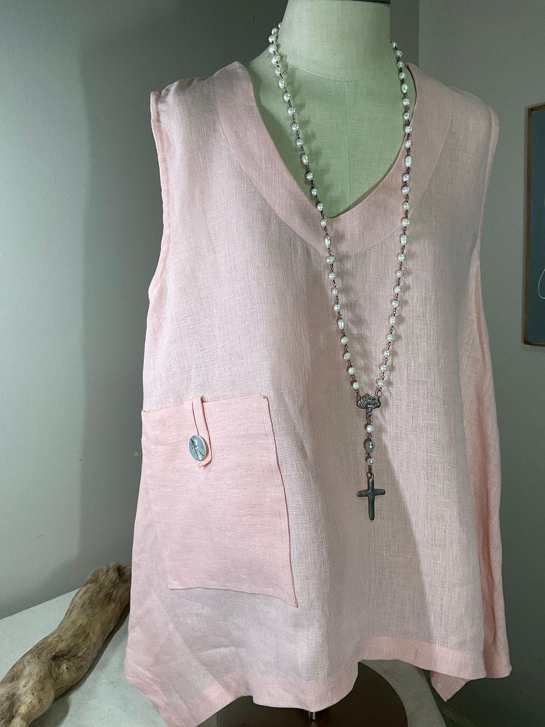Ms. Emily sleeveless Tunic