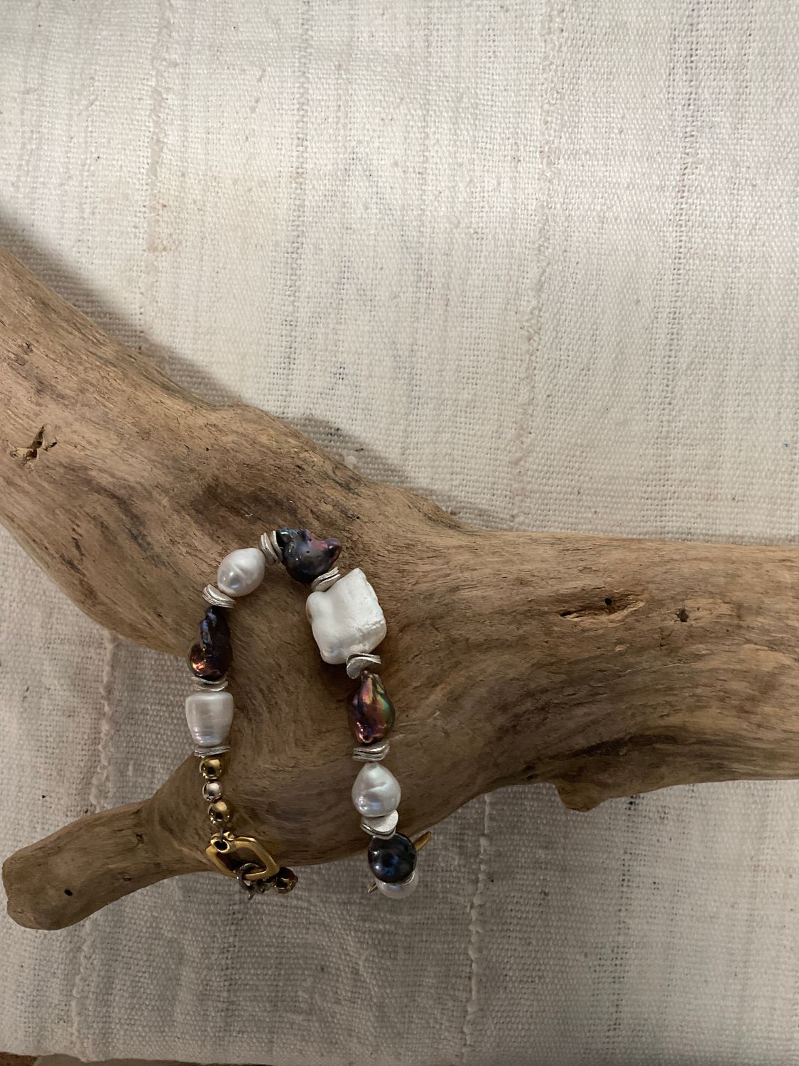 Black and white Baroque Pearls Bracelet