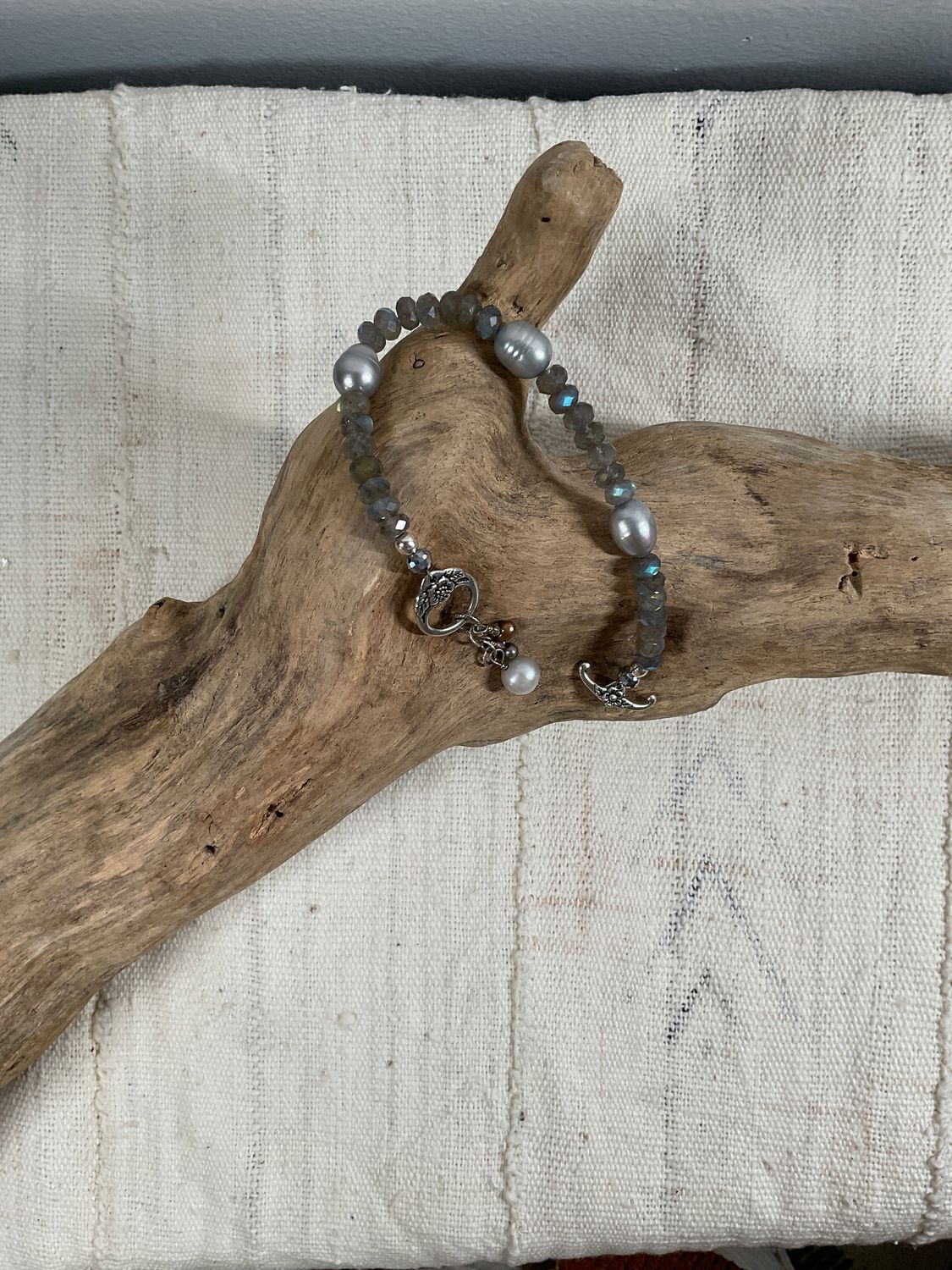 Labradorite and Baroque Pearls Bracelet