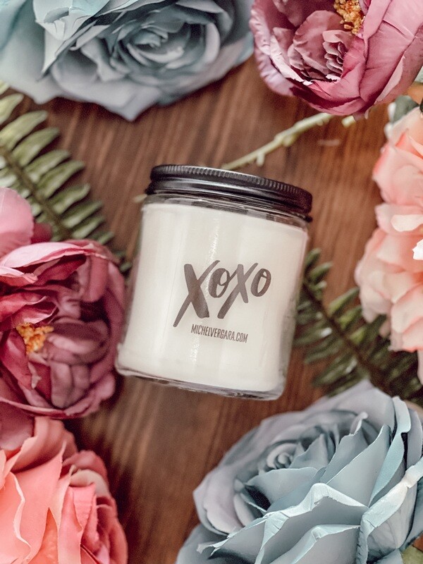 Vela XOXO