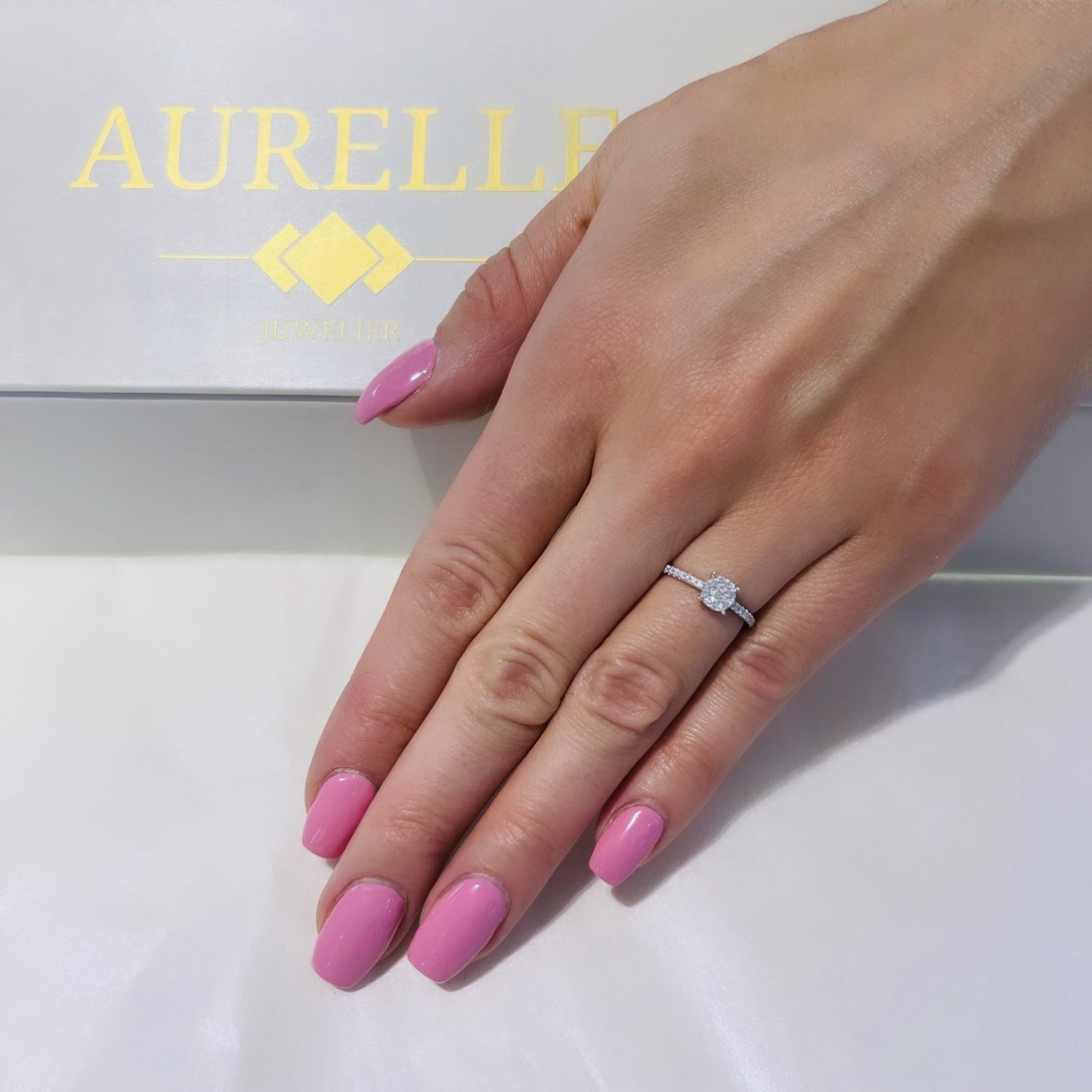 18K Weißgold Diamanten Illusions Verlobungsring