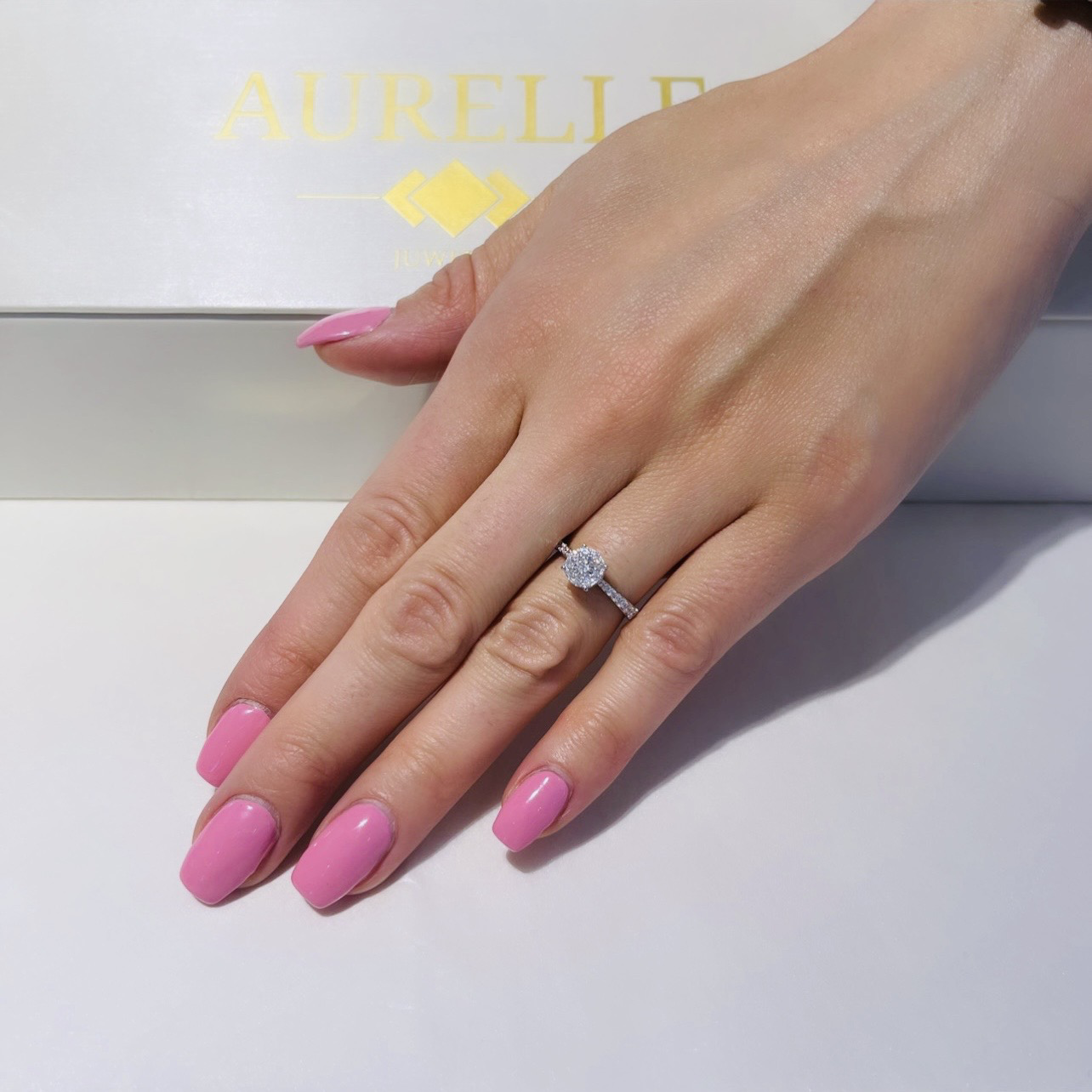 18K Weißgold Diamanten Illusions Verlobungsring