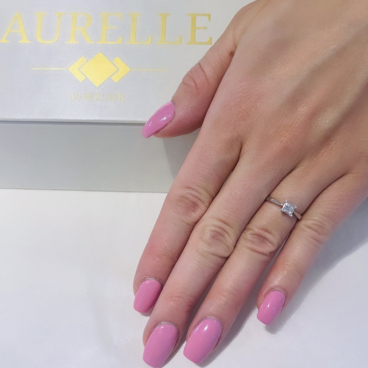 18K Weißgold Illusions Princess Shape Verlobungsring