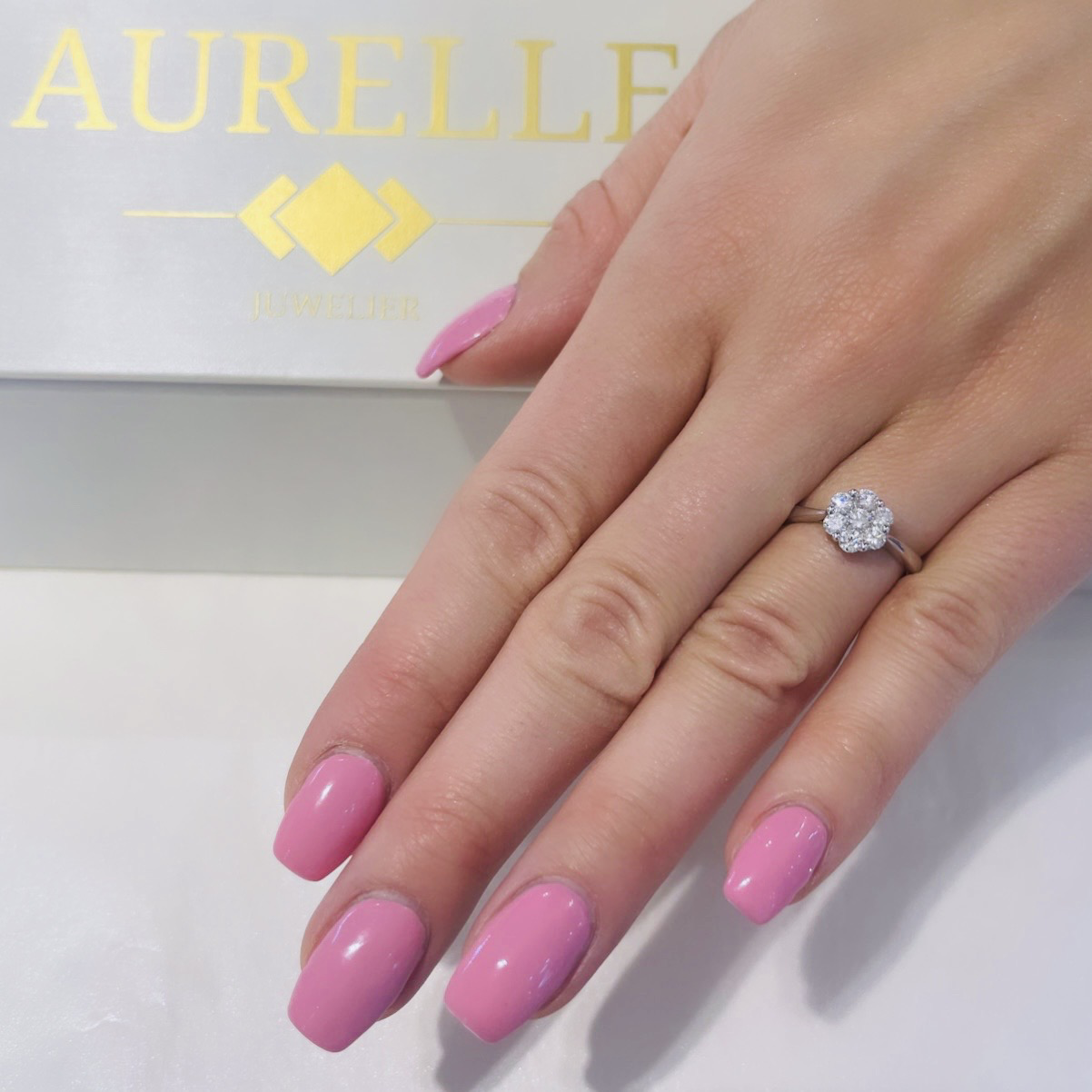 18K Weißgold Blumen Diamant Verlobungsring