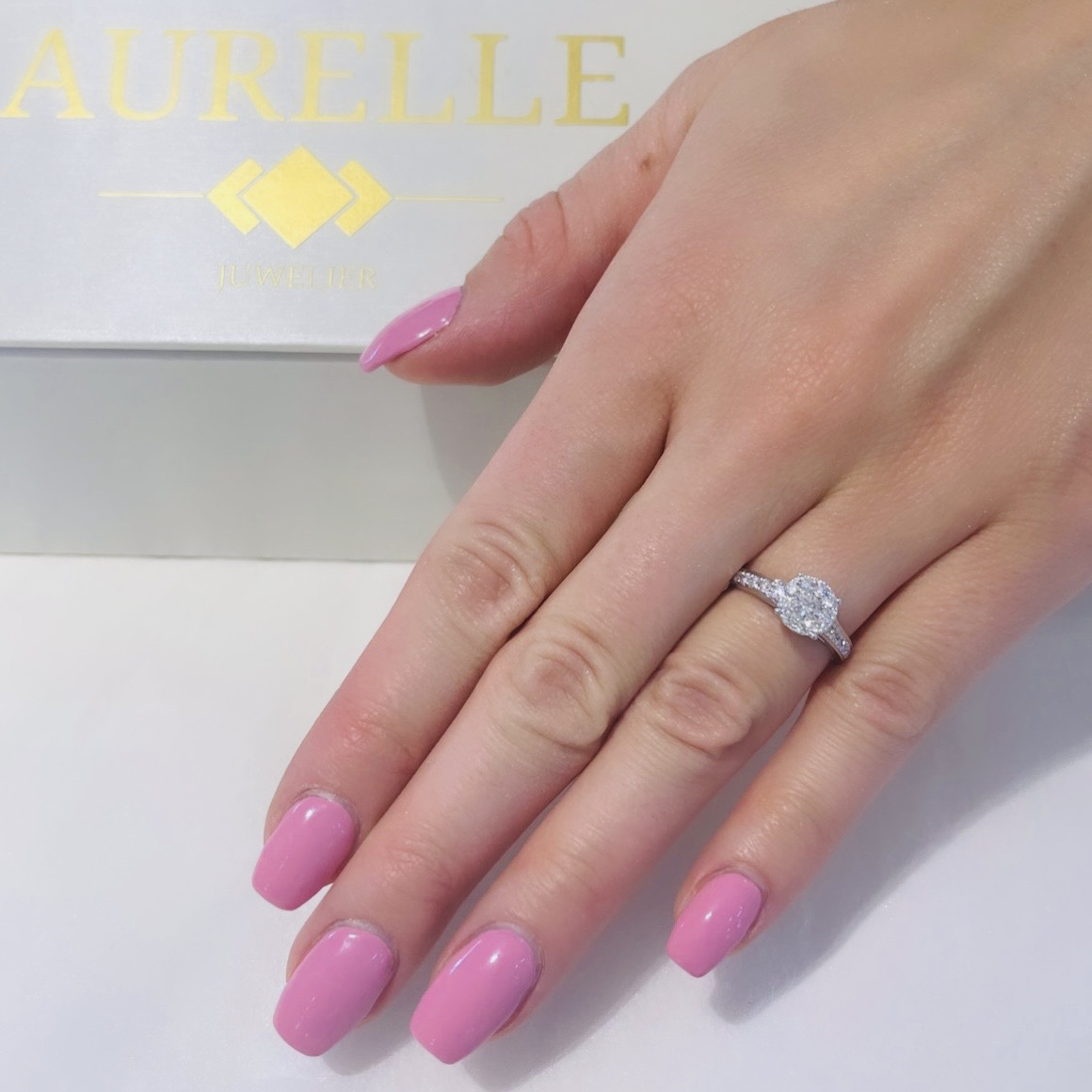 18K Weißgold Diamanten Illusions Verlobungsring