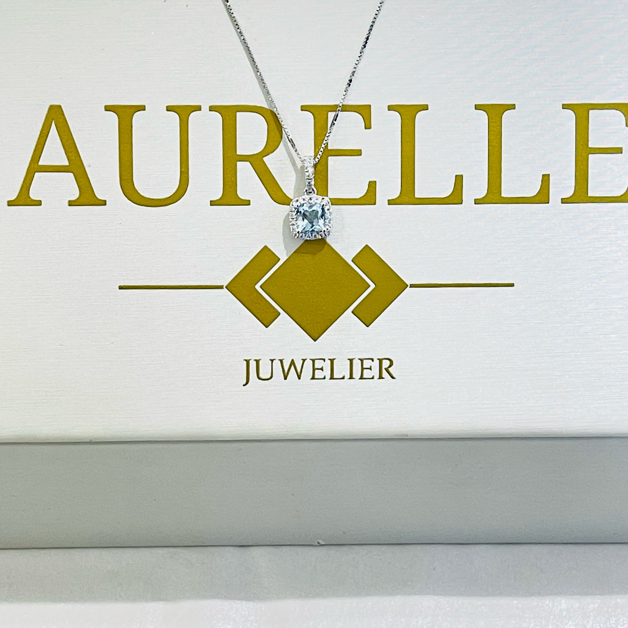 18K Weißgold Halskette Halo Diamanten Topas Anhänger