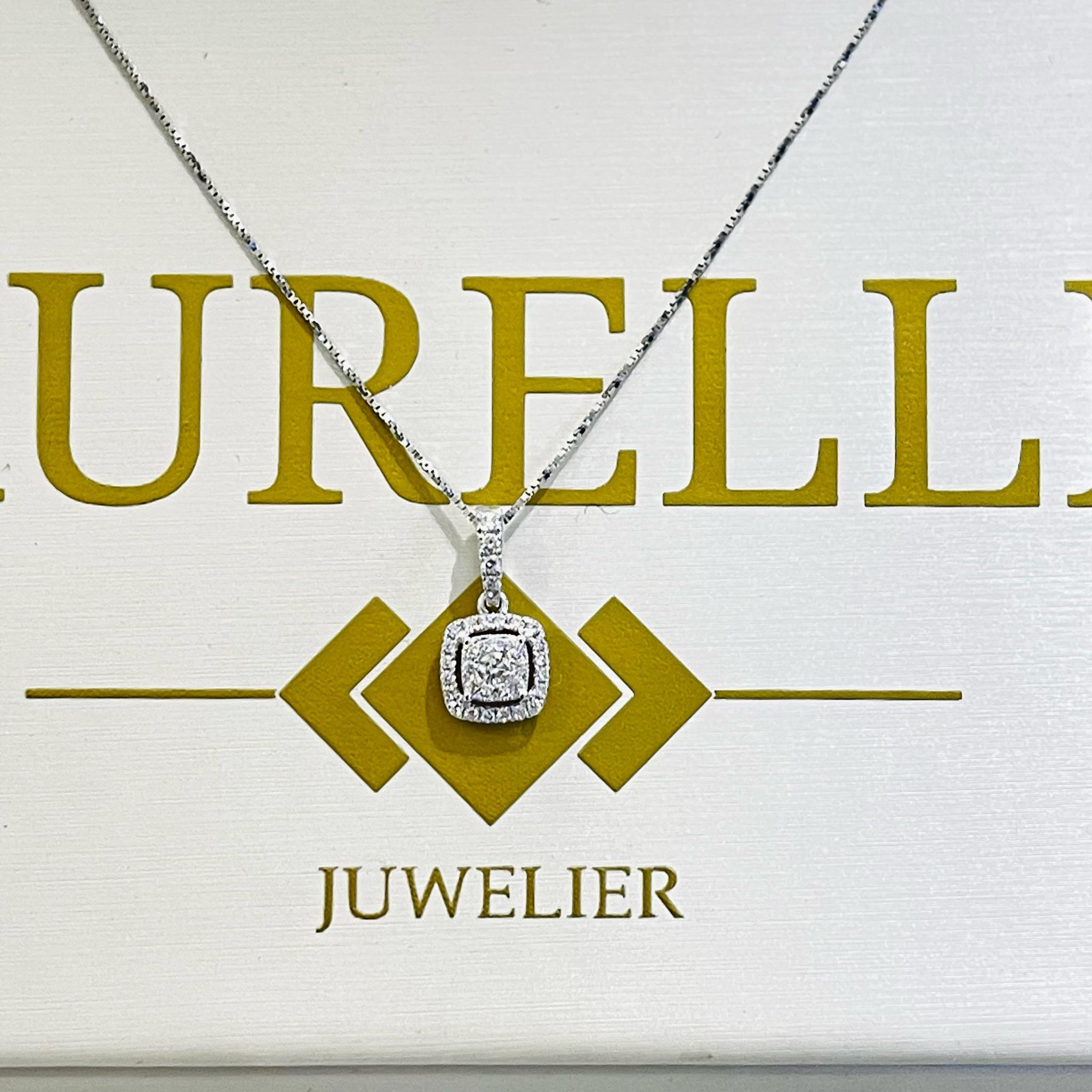 18K Weißgold Halskette Halo Diamanten Anhänger Viereckig