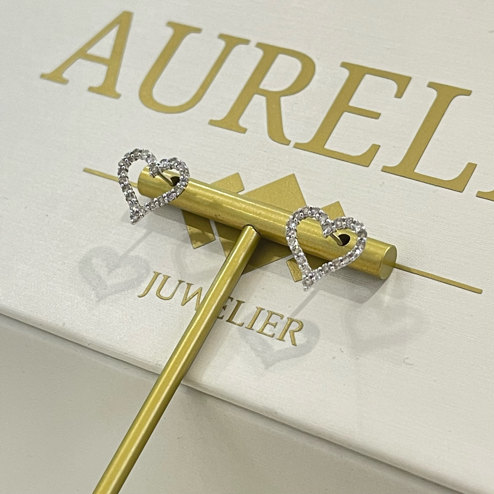 18K Weißgold Diamanten Ohrringe Herz