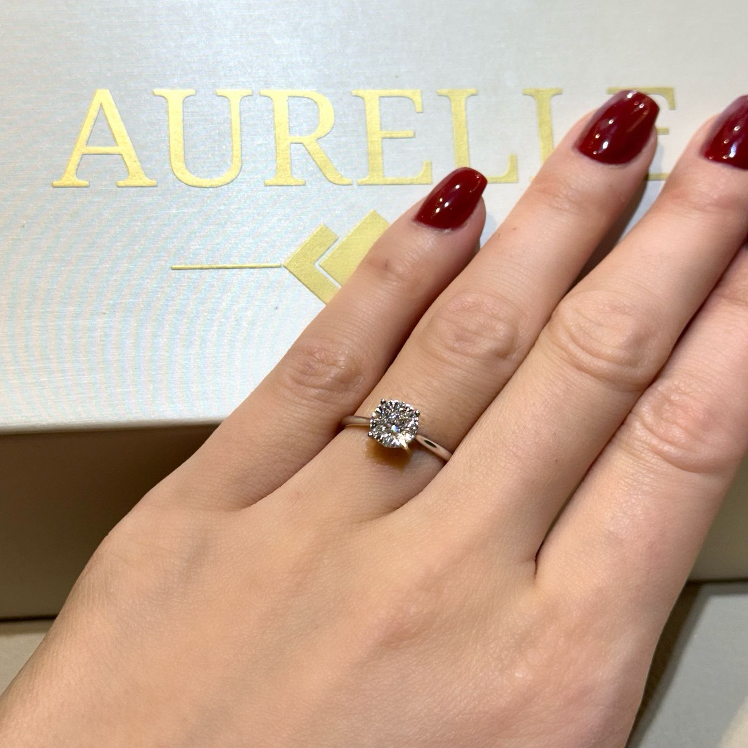 18K Weißgold Solitaire Illusion Verlobungsring