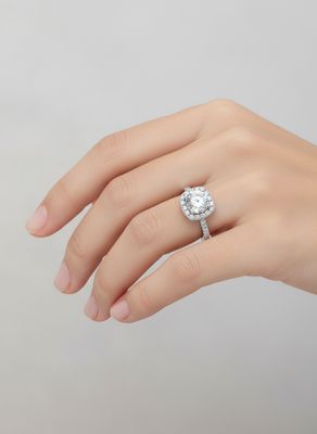 18K Weißgold Cushion Shaped Halo Diamanten Verlobungsring mit Pave