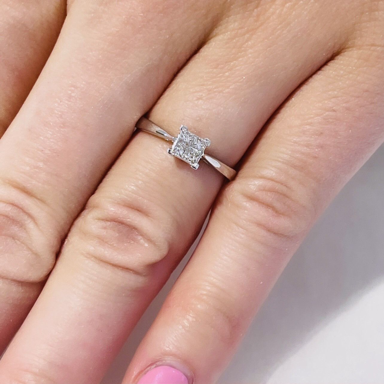 18K Weißgold Illusions Princess Shape Verlobungsring