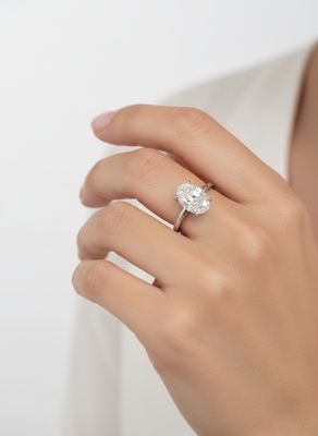 18K Weißgold Oval Solitaire Verlobungsring 18K Weißgold Oval Solitaire Verlobungsring