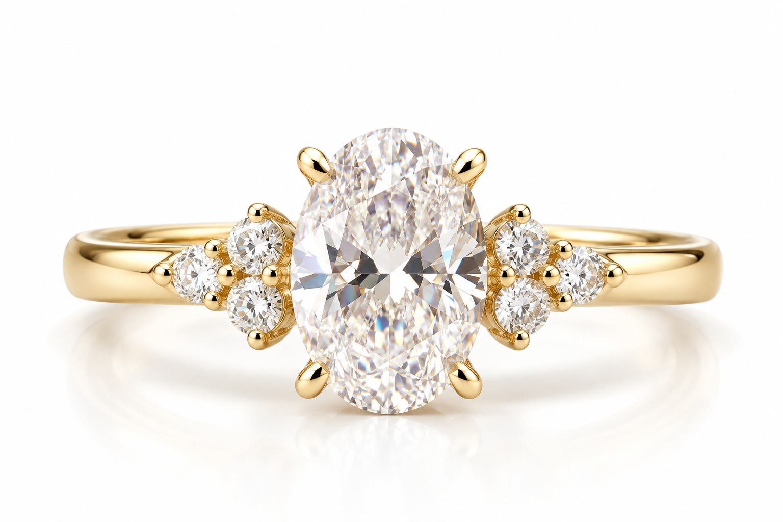 1,16Ct Oval Shaped Diamond Ring with Side Diamonds in 14K Gelbgold