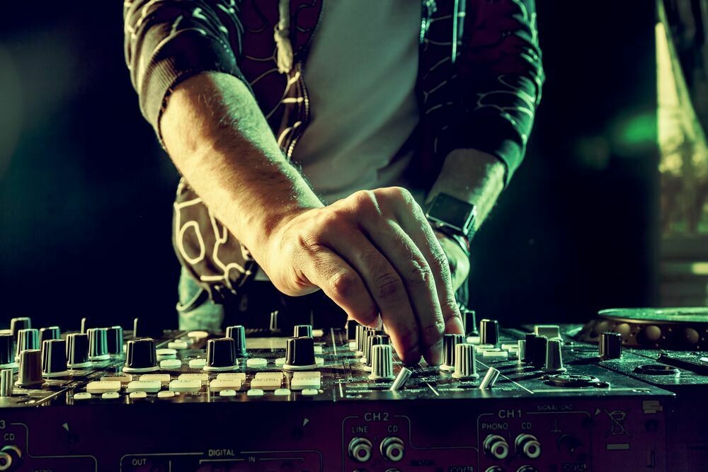 DJ TIME !