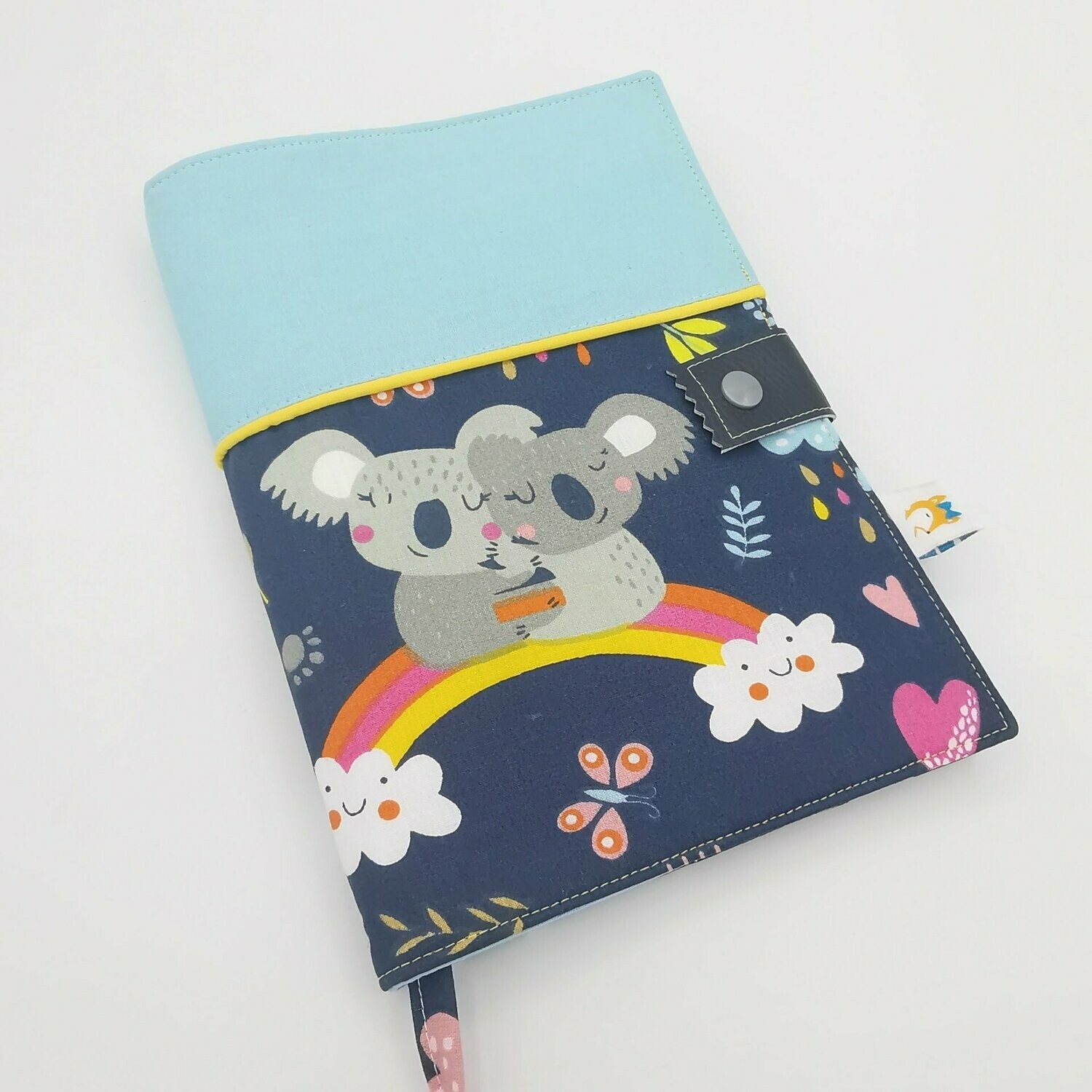 Protege Carnet De Sante Koalas Rainbow Personnalisable