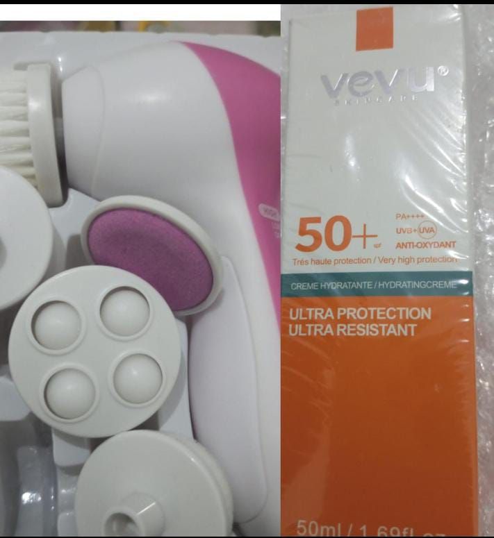 Crème anti oxydant,protectrice et Appareil 5en1 pour nettoyer en profondeur les impuretés et lisser la peau