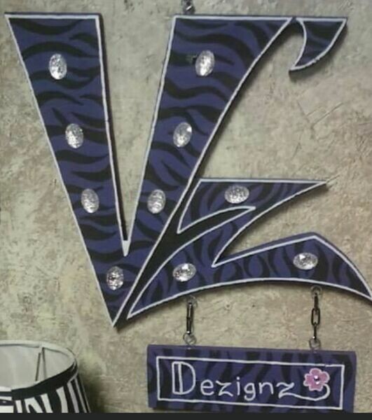 V’zDezignz 