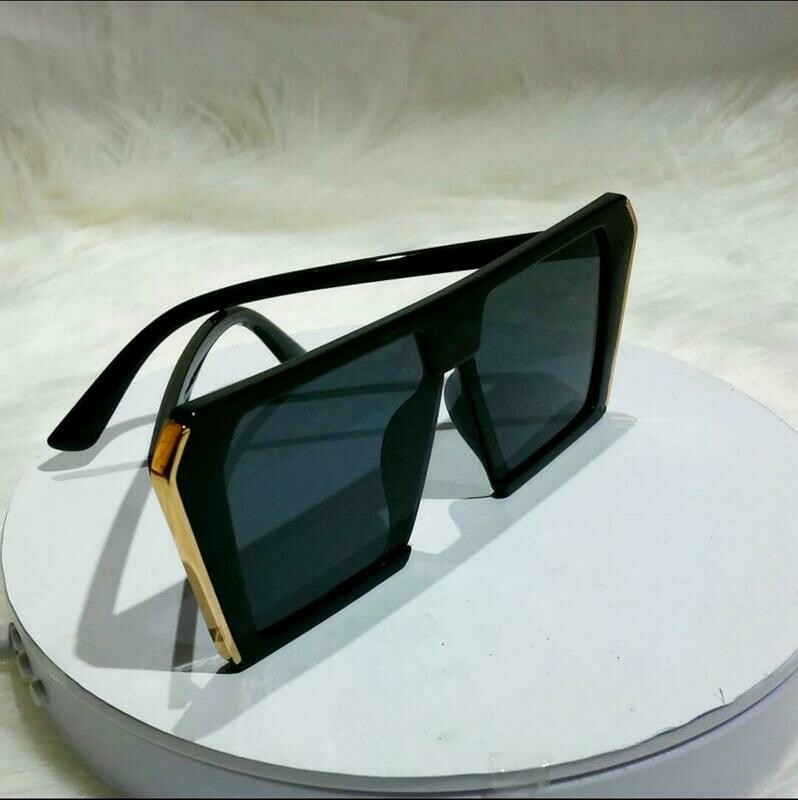 Island Tings sunglasses- Black