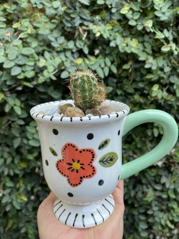Taza con cactus