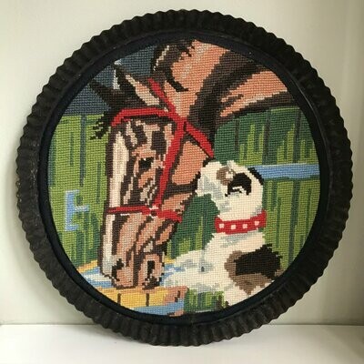 Paard en hond, borduurwerk in deco-vlaaiblik