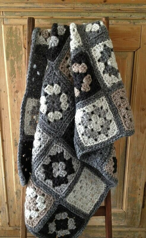 Plaid, IJslandse wol (100% wol, handwerk), nieuw. Grijs, antraciet, zwart taupe.