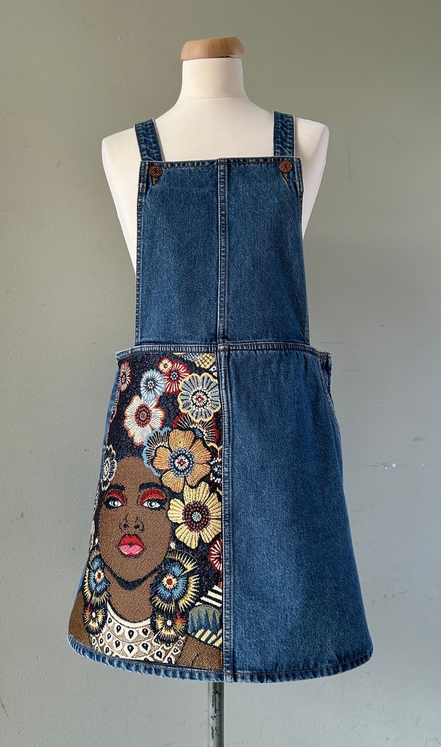 Spijker tuin-rok met gobelin paneel geïnspireerd op flowerpower, Angela Davis. Mt: S/M 38/40