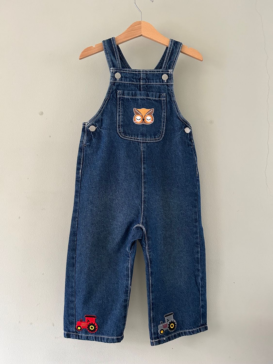 Tuinbroekje met applicatie uil en tractors, mt98