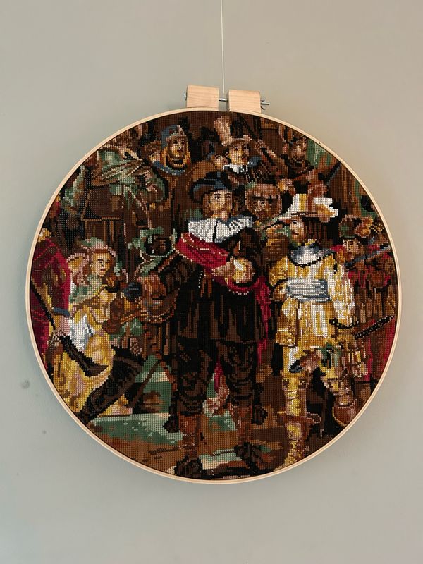 Nachtwacht, borduurwerk in deco-ring