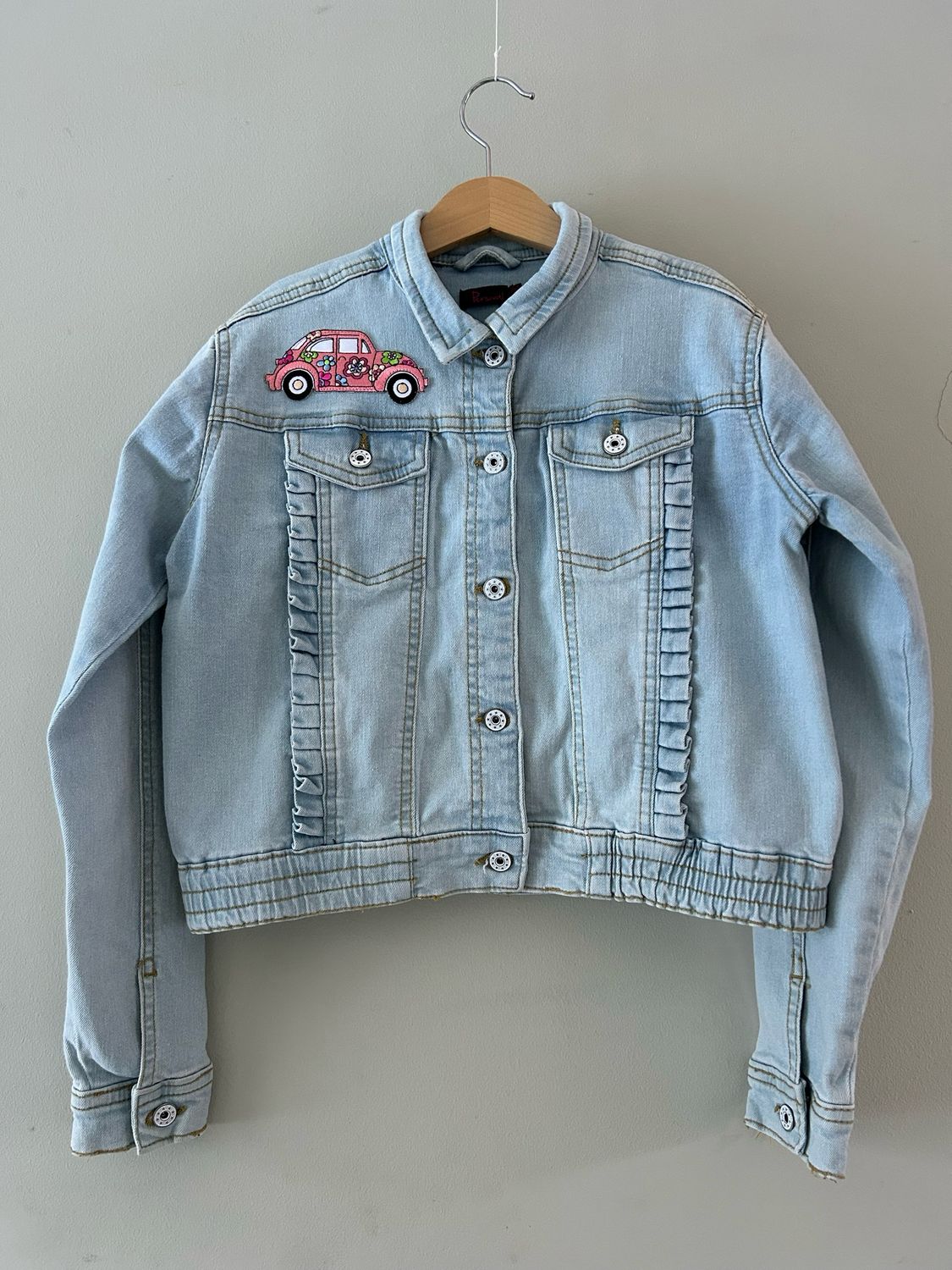 Kinder spijkerjackje met applicaties retro-kever en ‘love’ mt 164/170