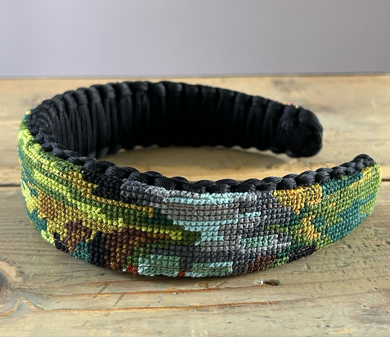 Diadeem / haarband met borduurwerk (nr.1) Diadeem / haarband met borduurwerk (nr.1)
