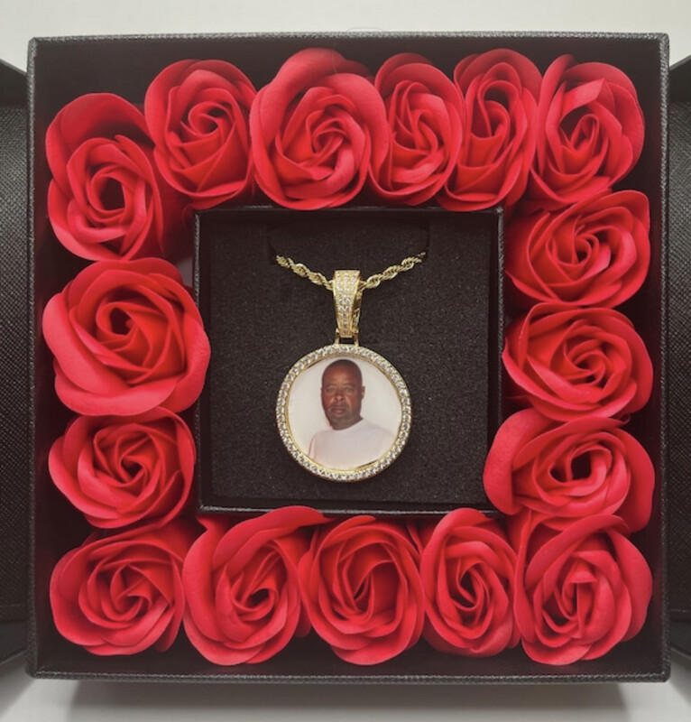 High Quality Photo Necklace/Non Tarnish w/ CZ Diamonds Special Occasion Bling photo pendant Necklace Box
