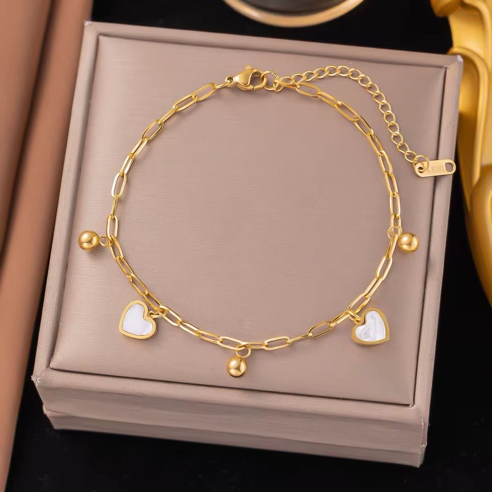 Ja’Ells Pearly white Heart Charm Bracelet