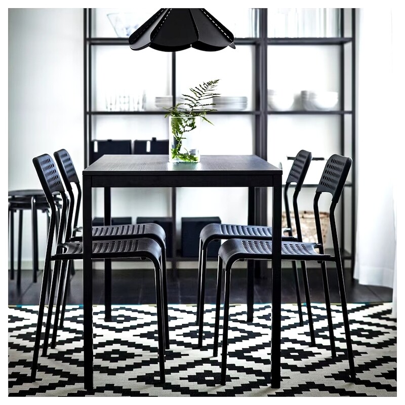 CHAISE NOIR