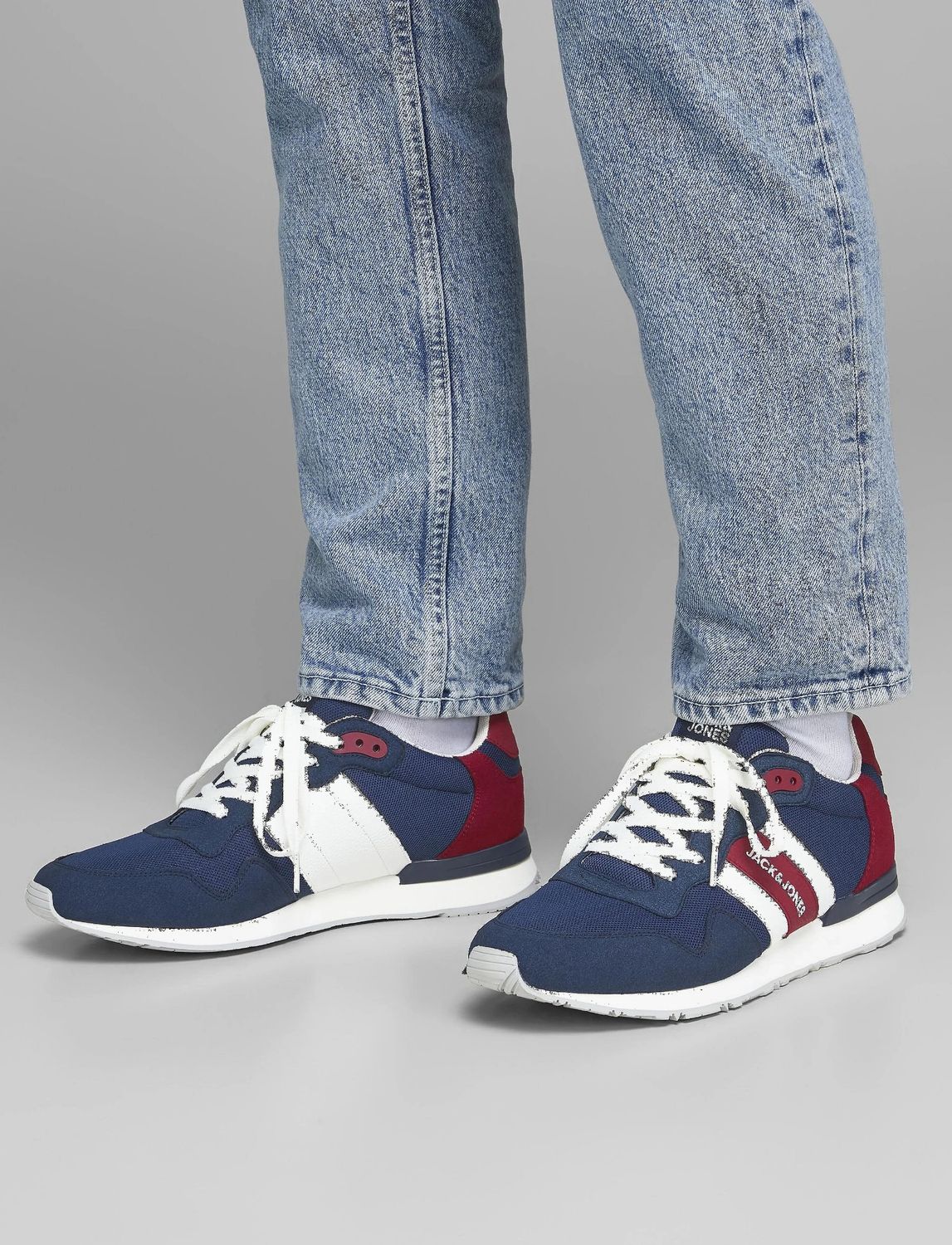 JACK AND JONES