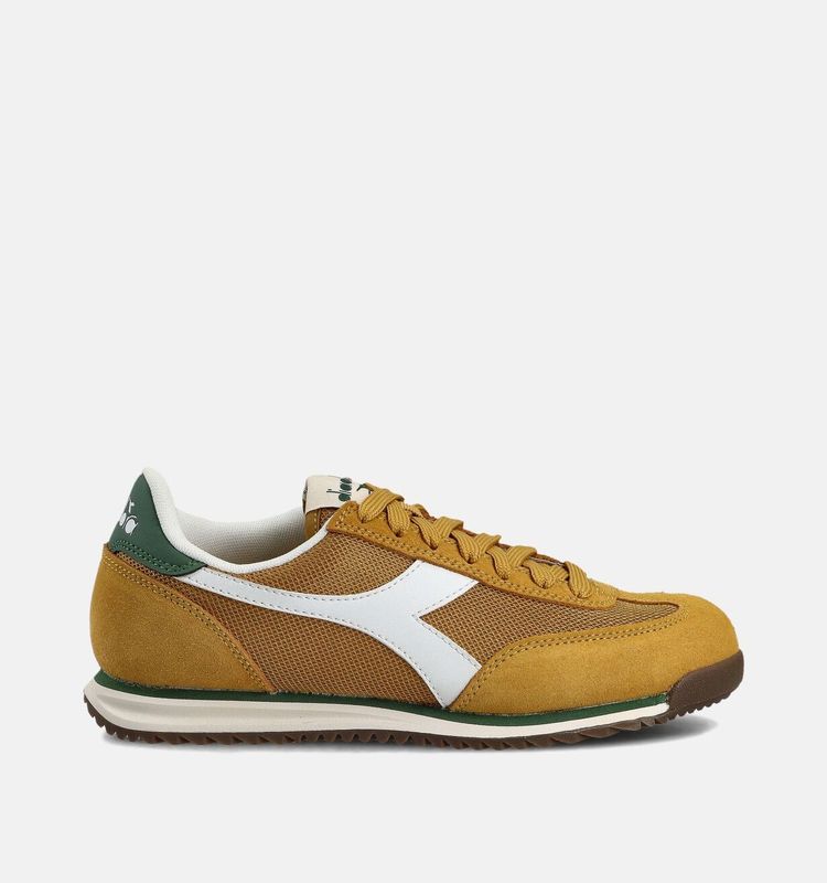 DIADORA