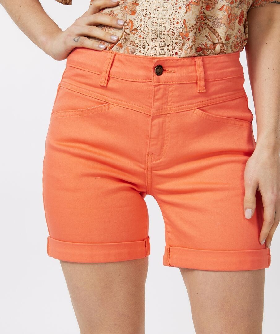 COLOURED DENIM SHORT